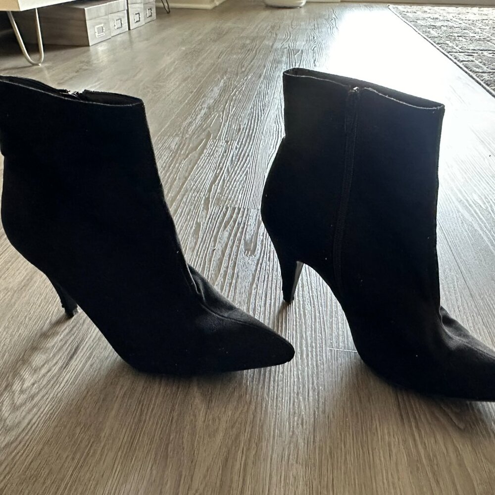 Sock Velvet Pointed Toe Heeled Booties Black Carlos by Carlos Santana Size 9